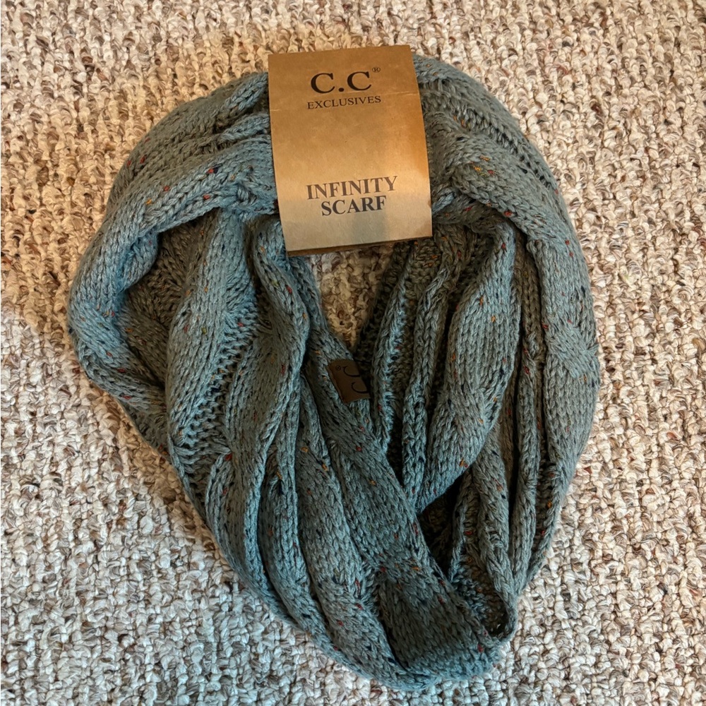 NEVER WORN
NWT 
C.C exclusives infinity scarf